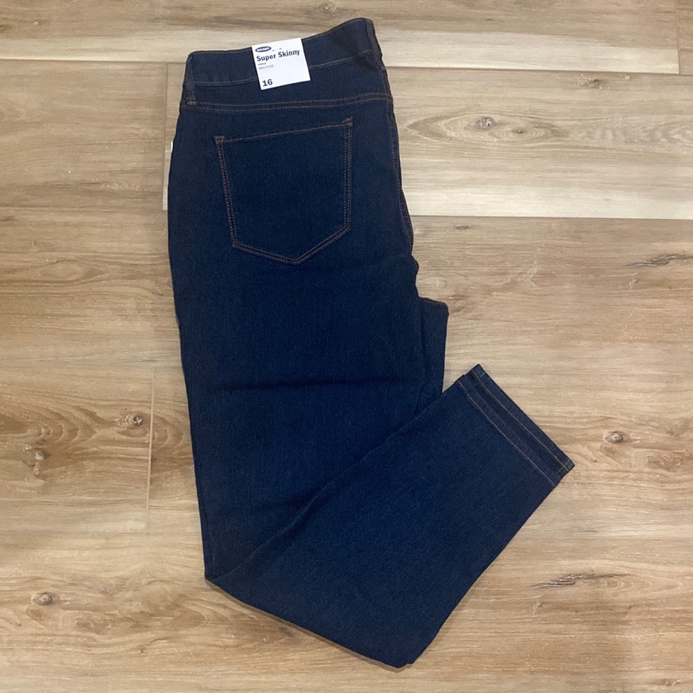 BRAND NEW Super Skinny Jeans- Ankle Length